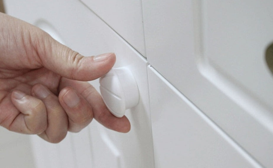 Självhäftande barnsäkert magnetlås