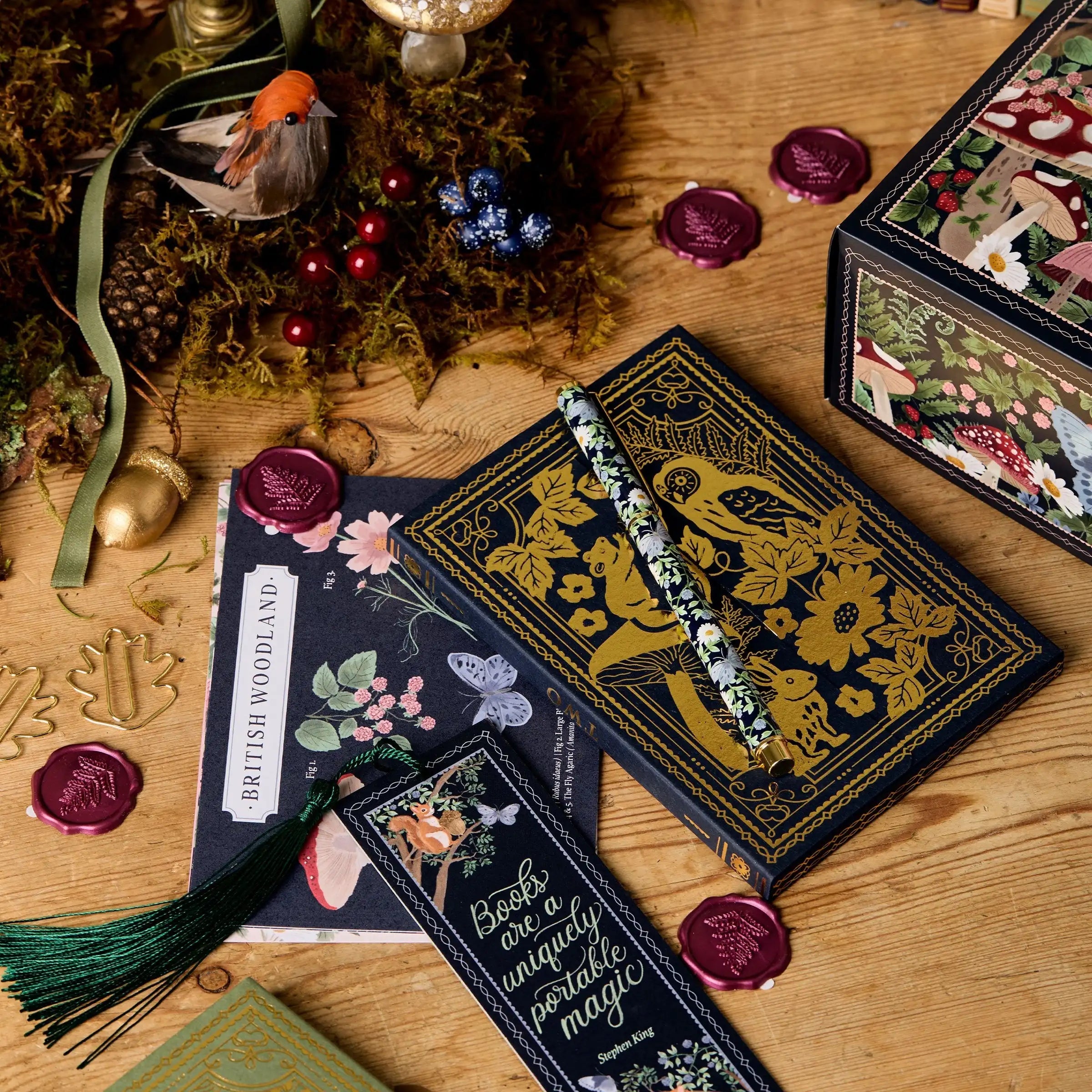 Adventskalender för Kreativa - 24 Unika Brevpapper 2