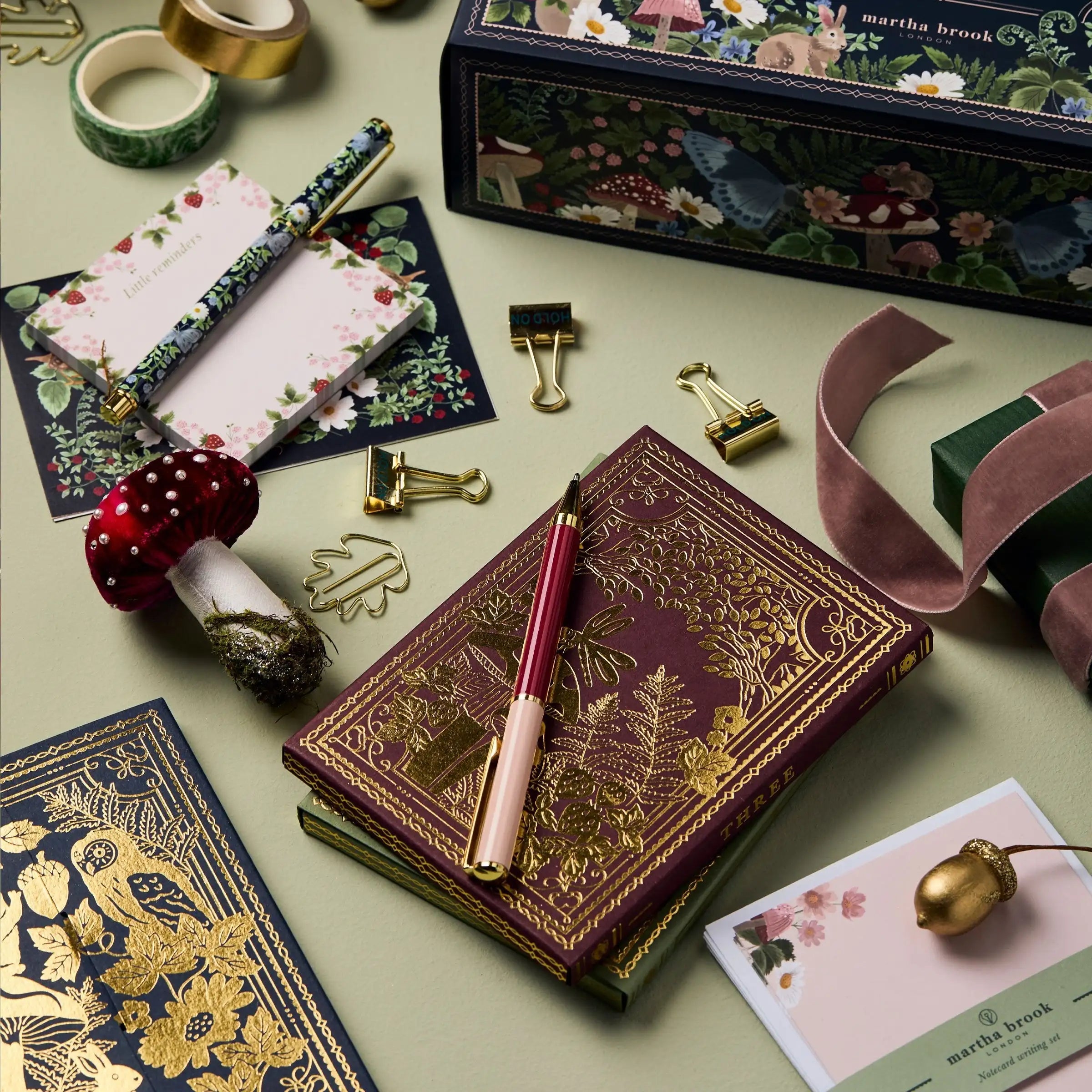 Adventskalender för Kreativa - 24 Unika Brevpapper 3