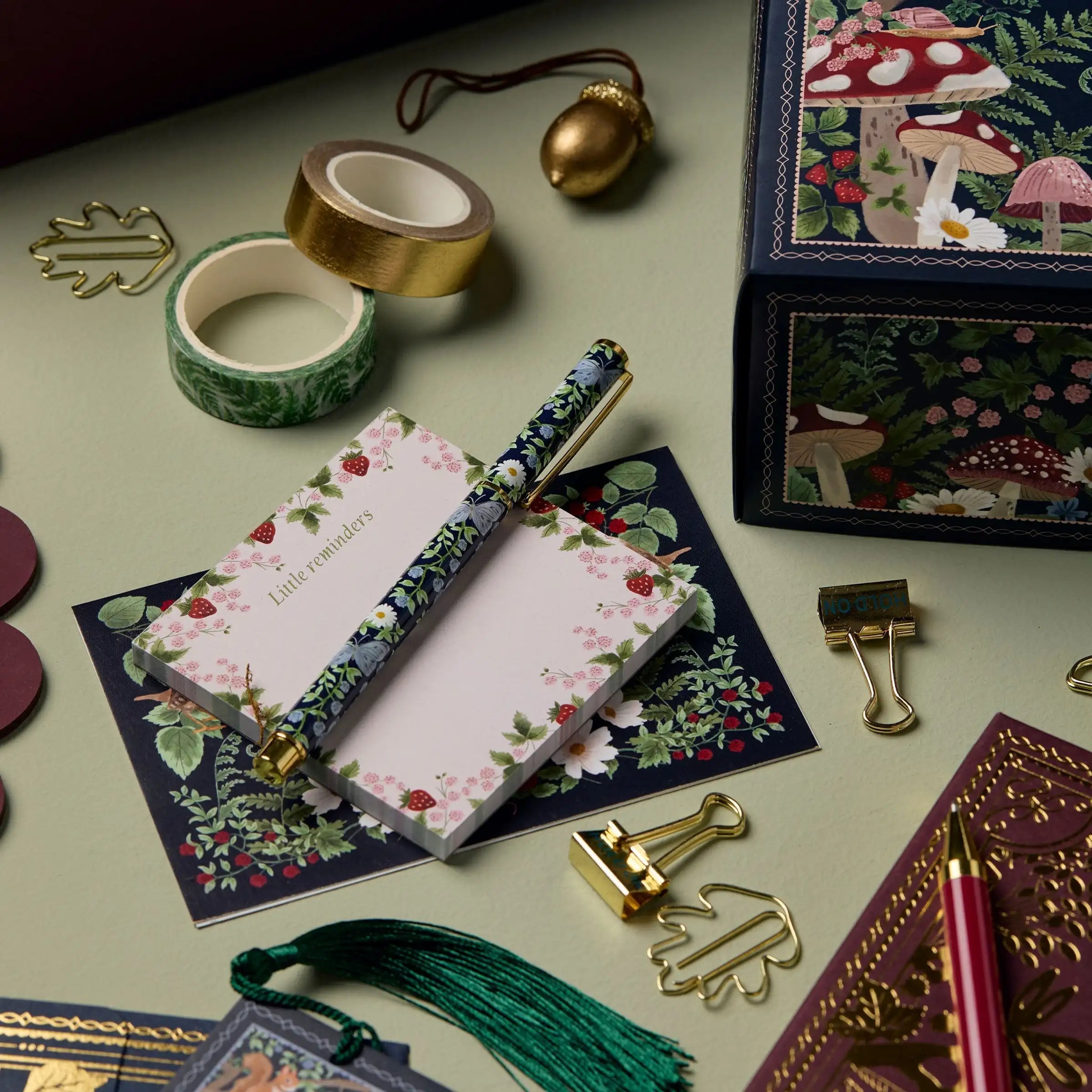 Adventskalender för Kreativa - 24 Unika Brevpapper 5