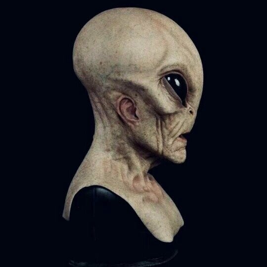 Alien Mask för Halloween – Realistisk Design för Maskerad och Temafest 4