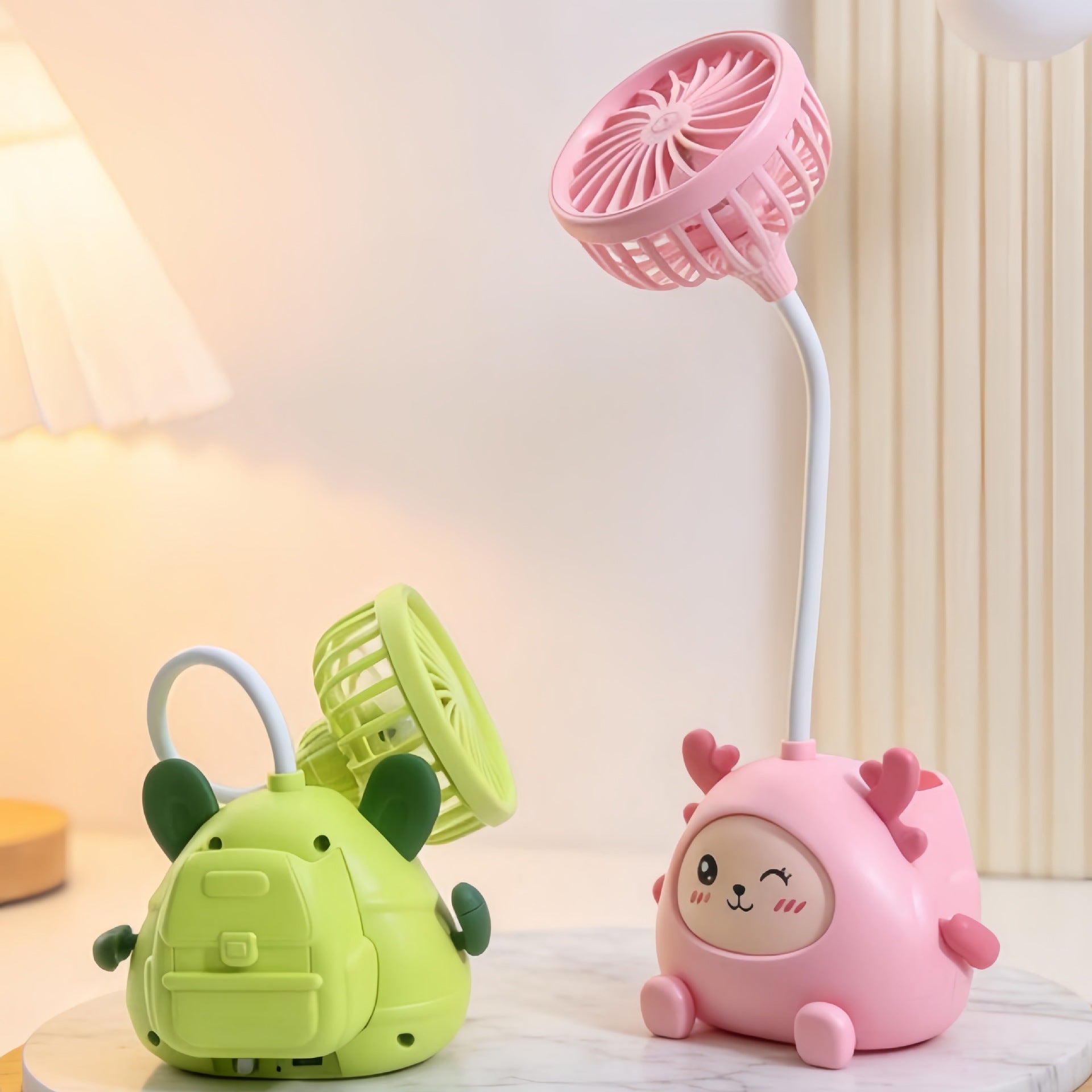Bordslampa med Integrerad Fläkt Justerbar Belysning Charmig Design 1