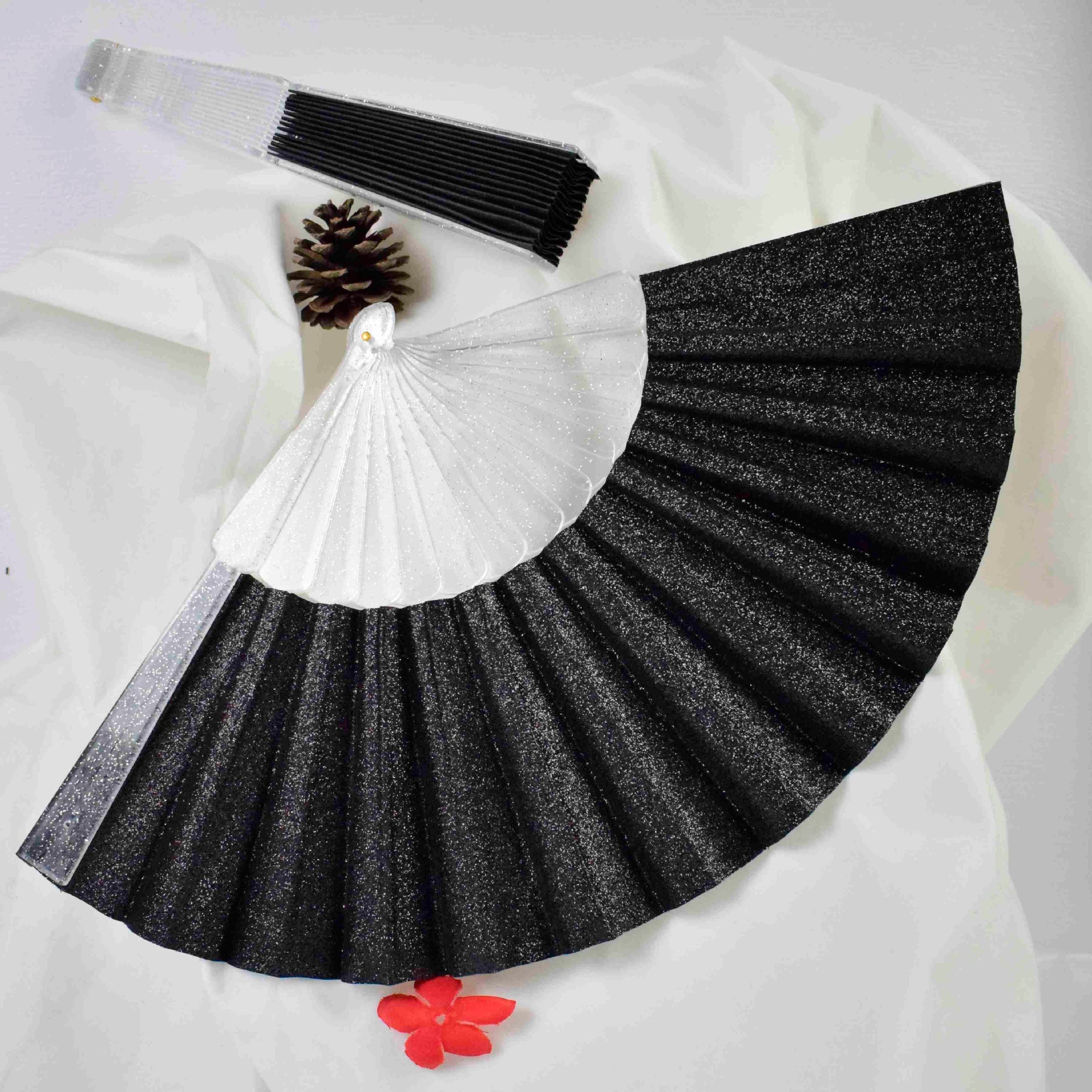 Damhandfläkt Glittrande Design 3