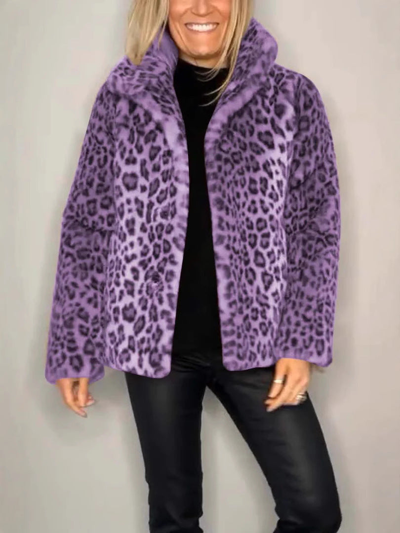 Damkappa i Fuskpäls med Oversized Passform och Leopardmönster 7