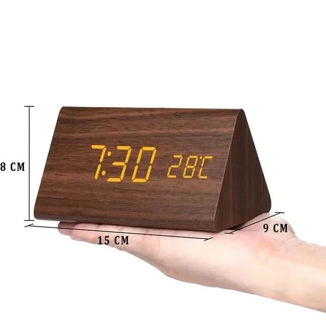 Digital Väckarklocka Med Ljus och Temperaturdisplay i Trälook 2