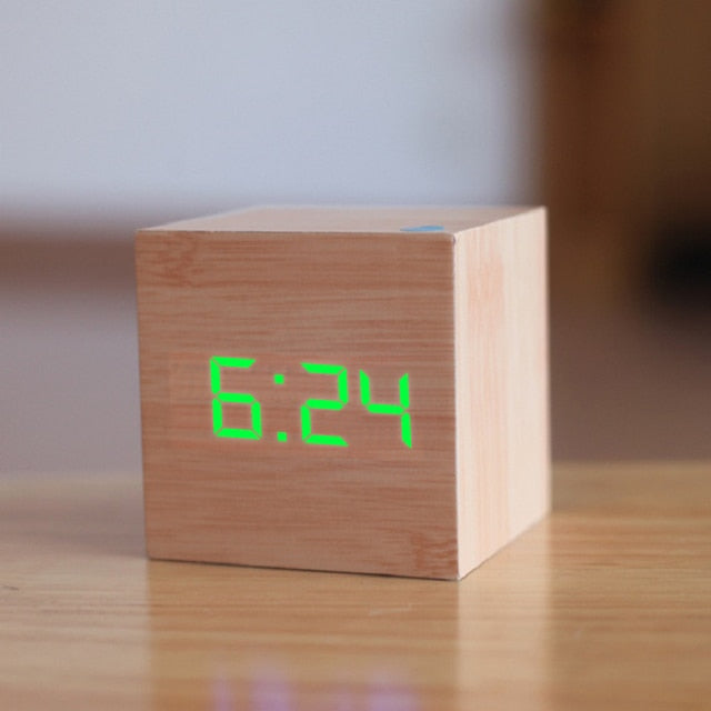 Digital Väckarklocka med LED-display och Multifunktionell Design 5