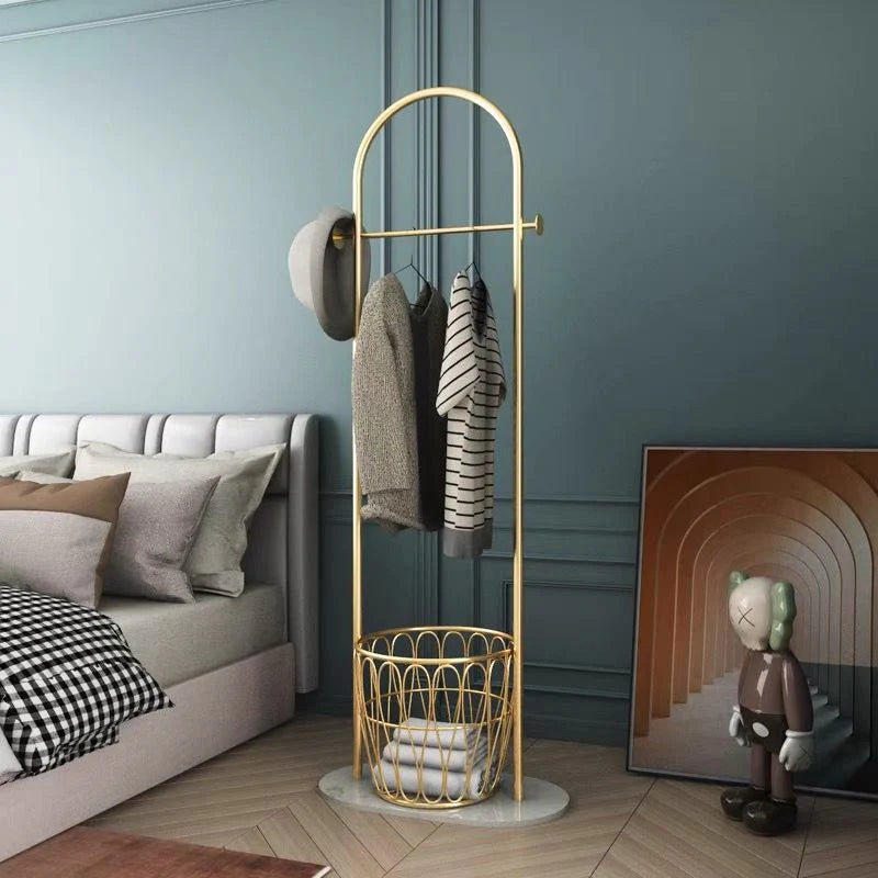Fristående Klädhängare Hall med Guld Detaljer och Marmorbas 4
