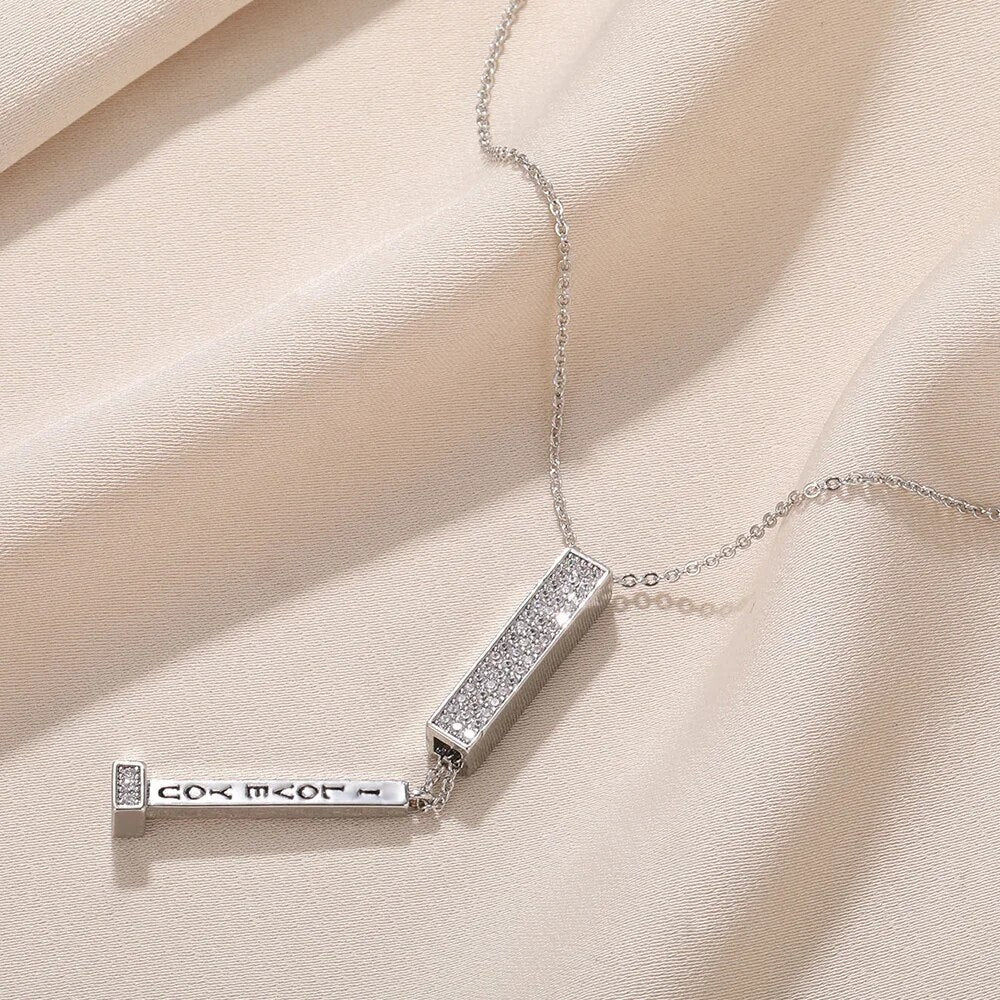Halsband för kvinnor med elegant hänge 1
