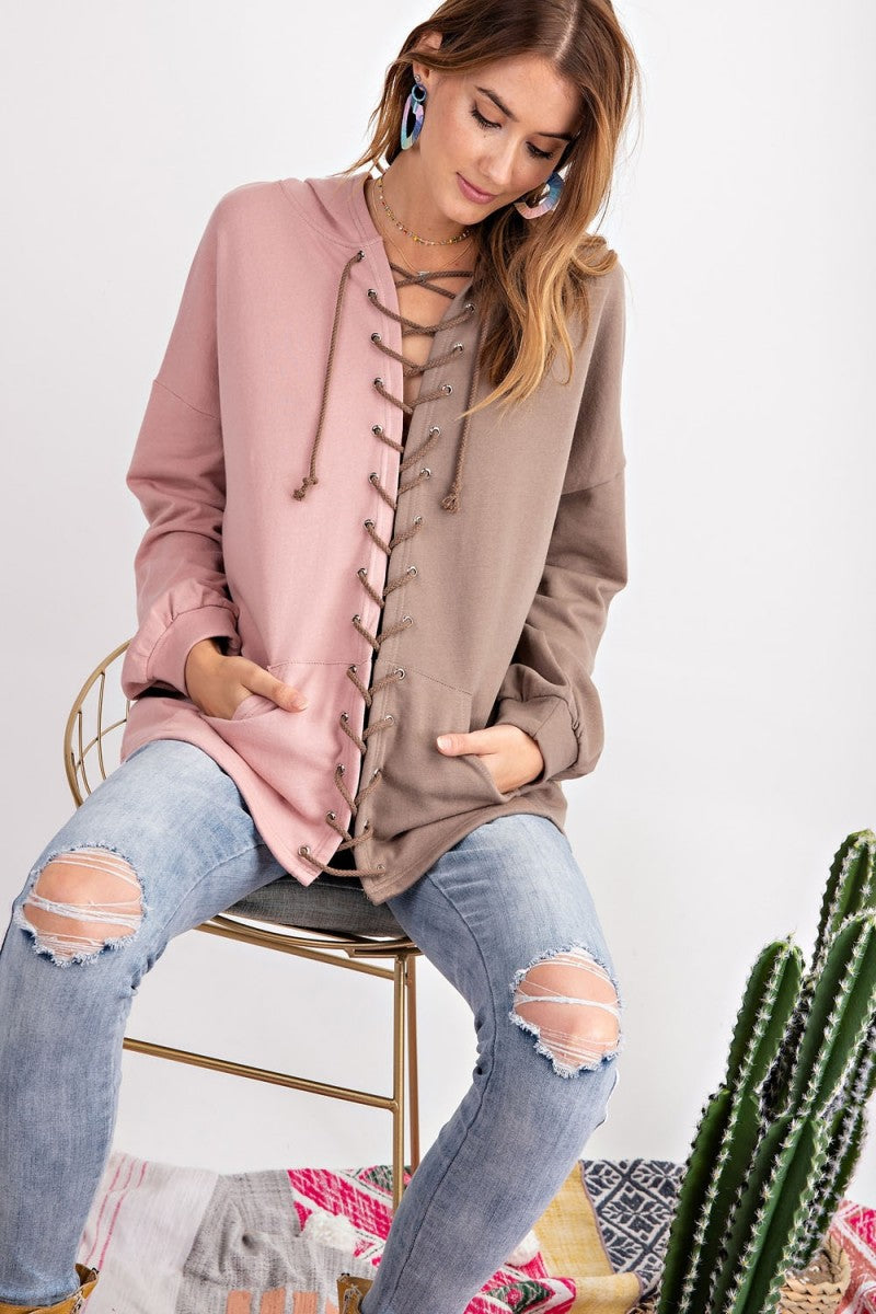 Hoodie för kvinnor med färgblock och sidofickor i terry 2