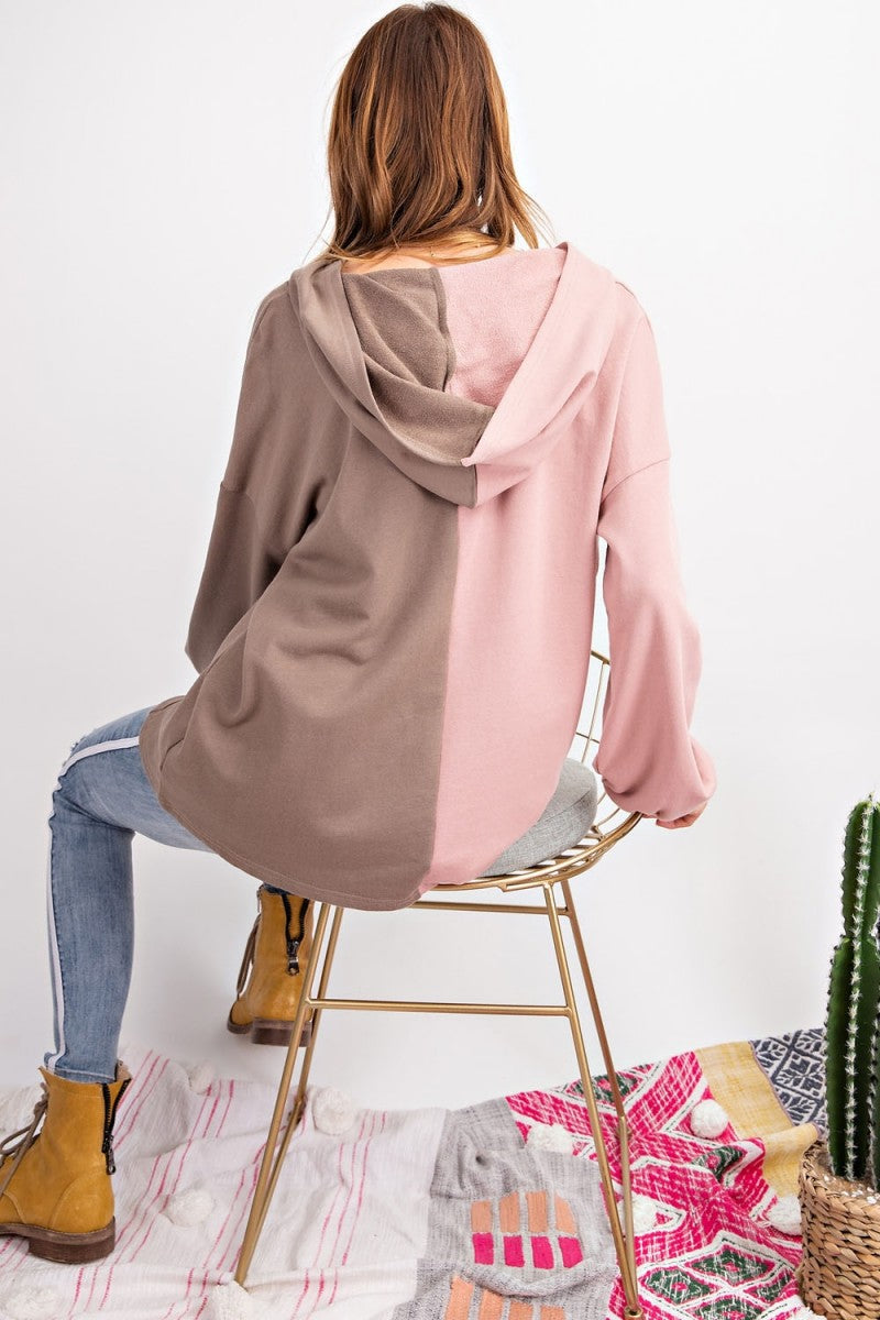 Hoodie för kvinnor med färgblock och sidofickor i terry 3