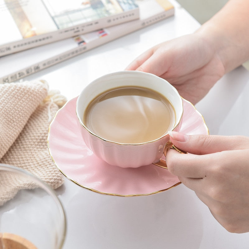 Kaffekoppar Med Fat Kreativ Design För Kaffeälskare 4