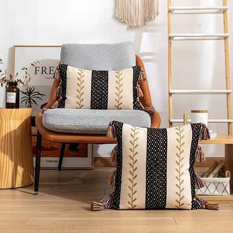Kastkudde med Tofsar i Boho-stil 1