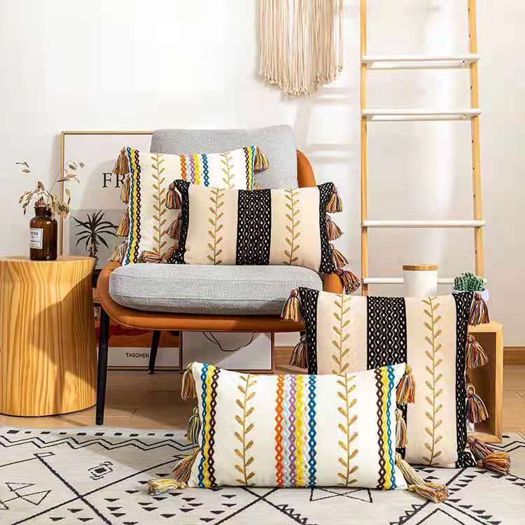 Kastkudde med Tofsar i Boho-stil 3