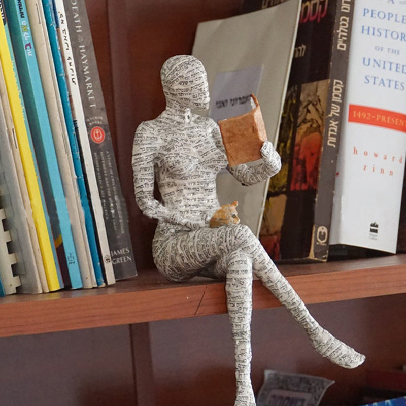 Kvinnlig Staty Ornament Läsande Dekoration 1