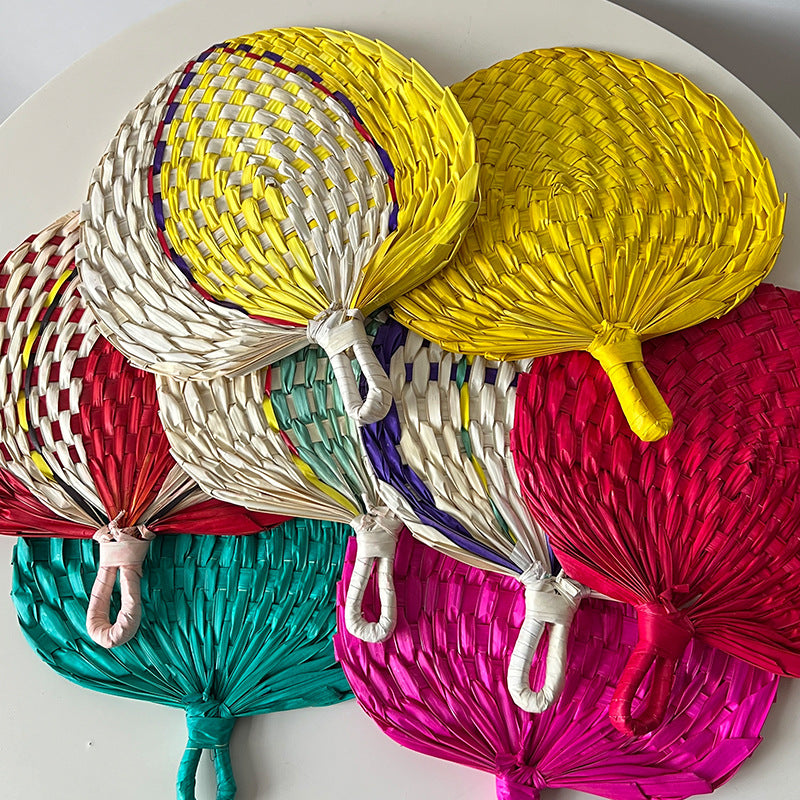 Kvinnors Handgjorda Fläkt i Stilren Design 3
