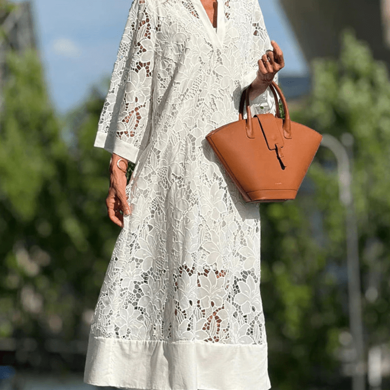 Kvinnors Klänning i Spets med Graciös Silhuett 1