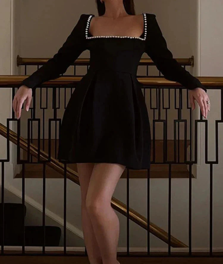 Kvinnors Mini Klänning med Långa Ärmar och Pärldetaljer 6