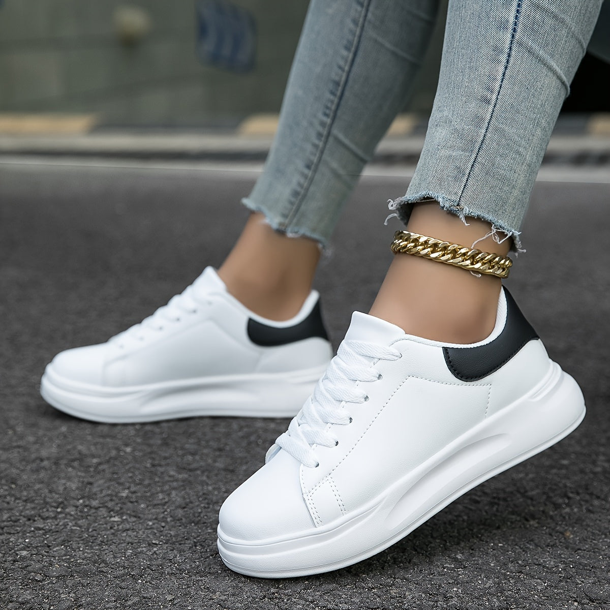 Kvinnors Sneakers i Vit Läder – Minimalistisk Casual Stil 3