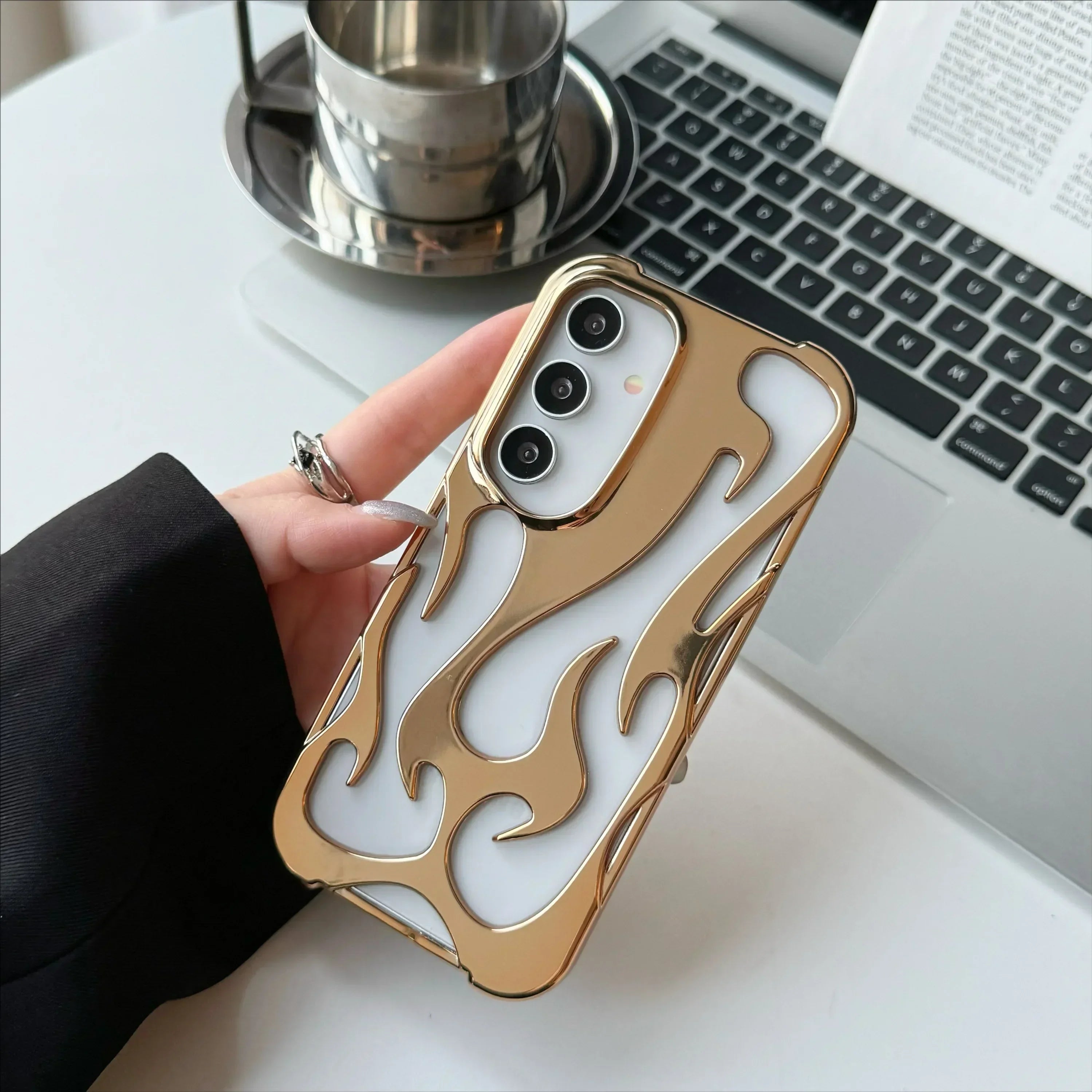 Mobilskal med 3D Eldmönster för Samsung Galaxy 8