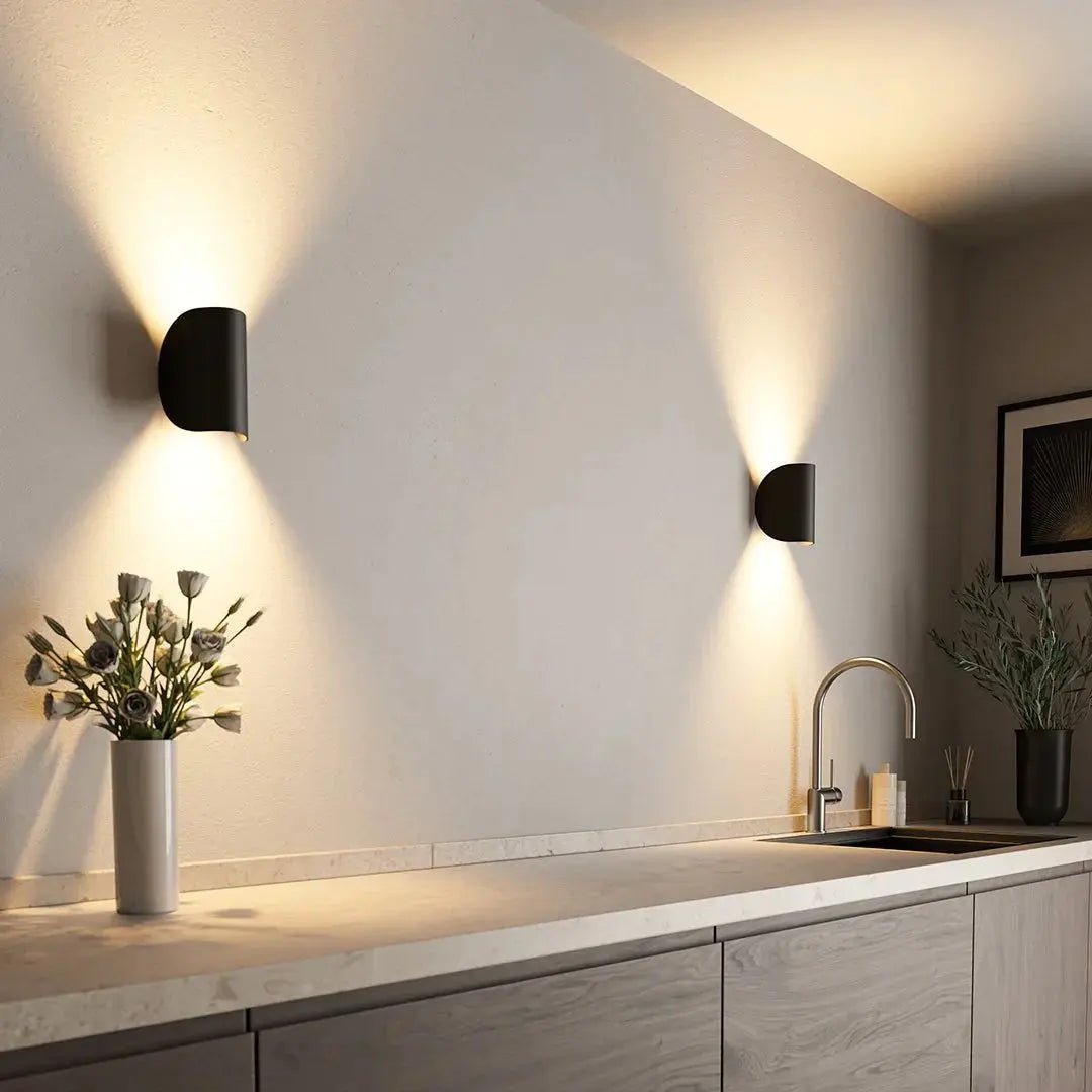 Modern LED-vägglampa för stilfull belysning 0
