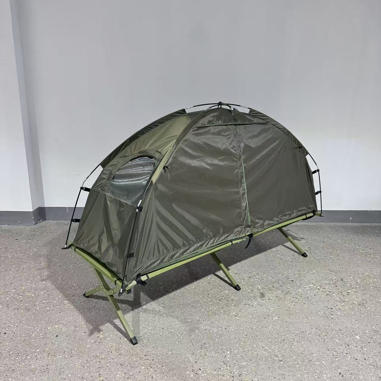 Rymligt Campingtält För Utomhusbruk Med Ventilationsfönster 0
