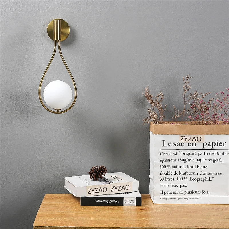 Vägglampa i Droppdesign för Hemmet 1