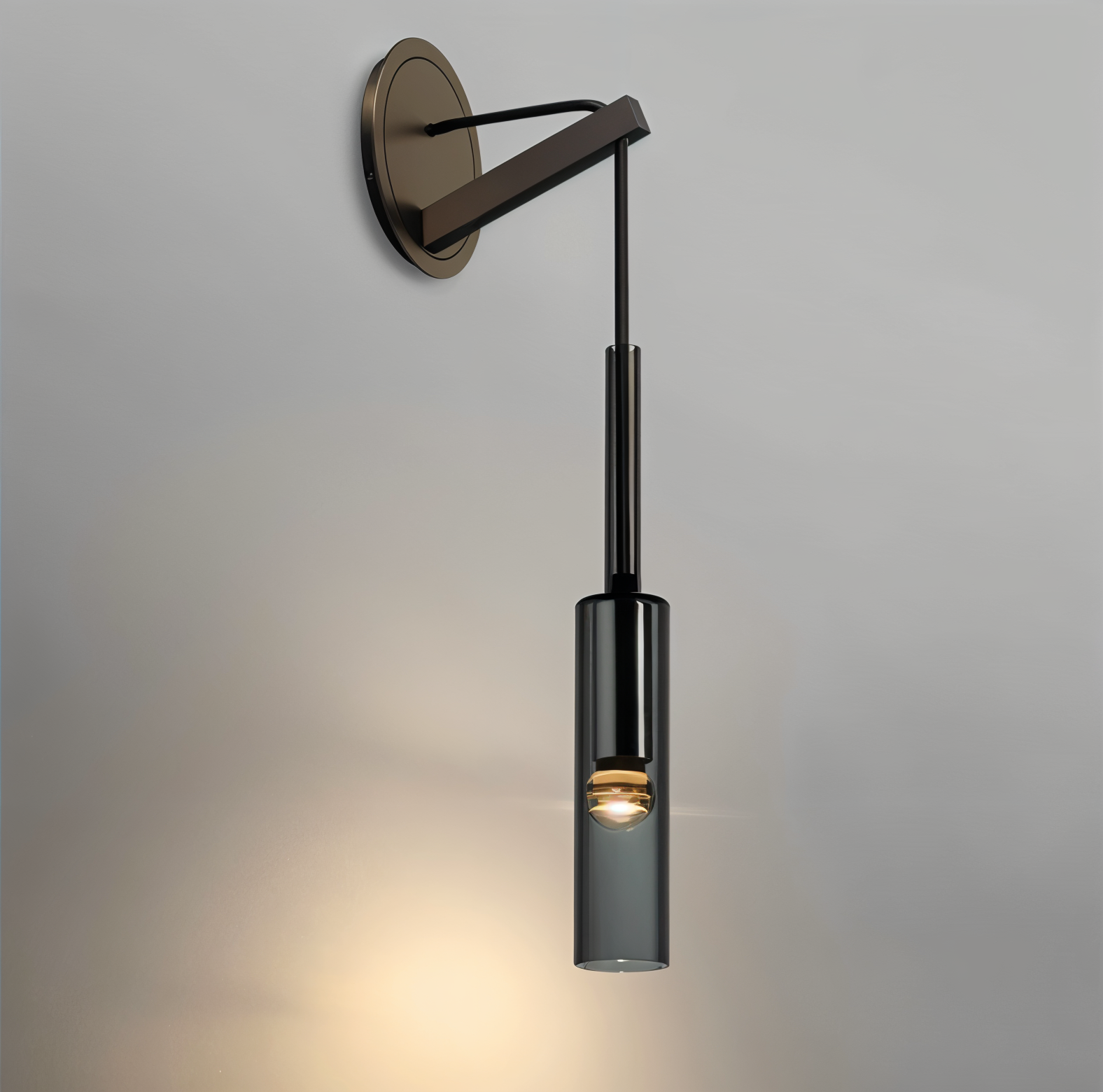 Vägglampa med Rökt Glas och Koppardetaljer 7