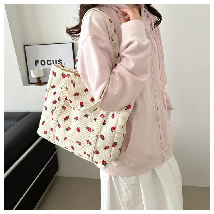 Axelväska med jordgubbstryck för manchester för kvinnor