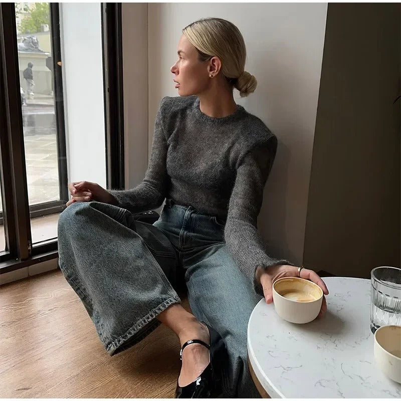 Tunn stickad tröja för kvinnor