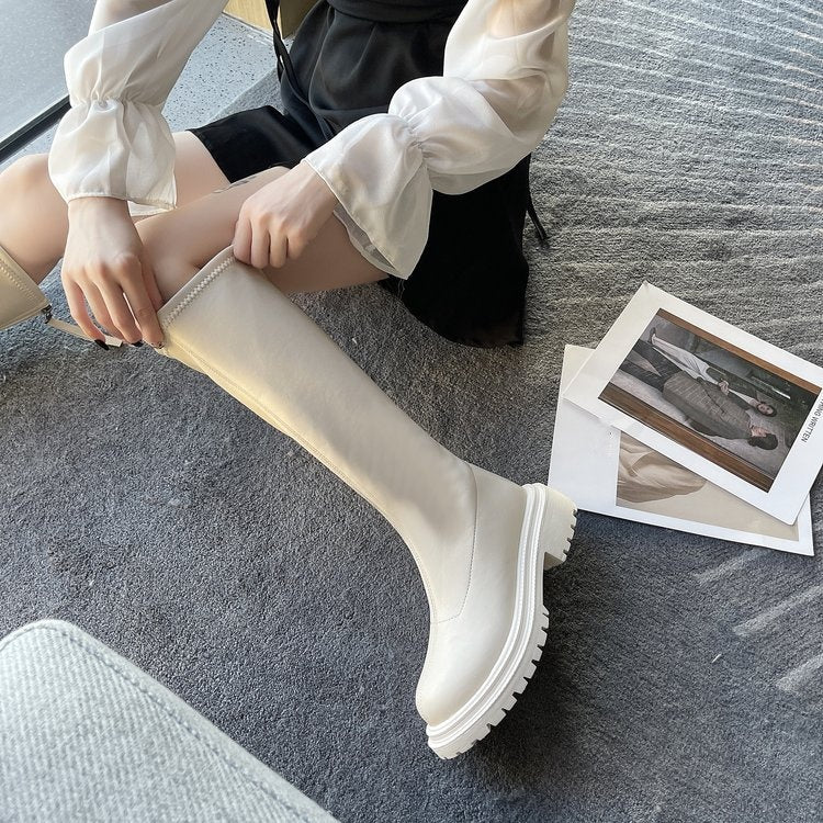 Långa stövlar för kvinnor