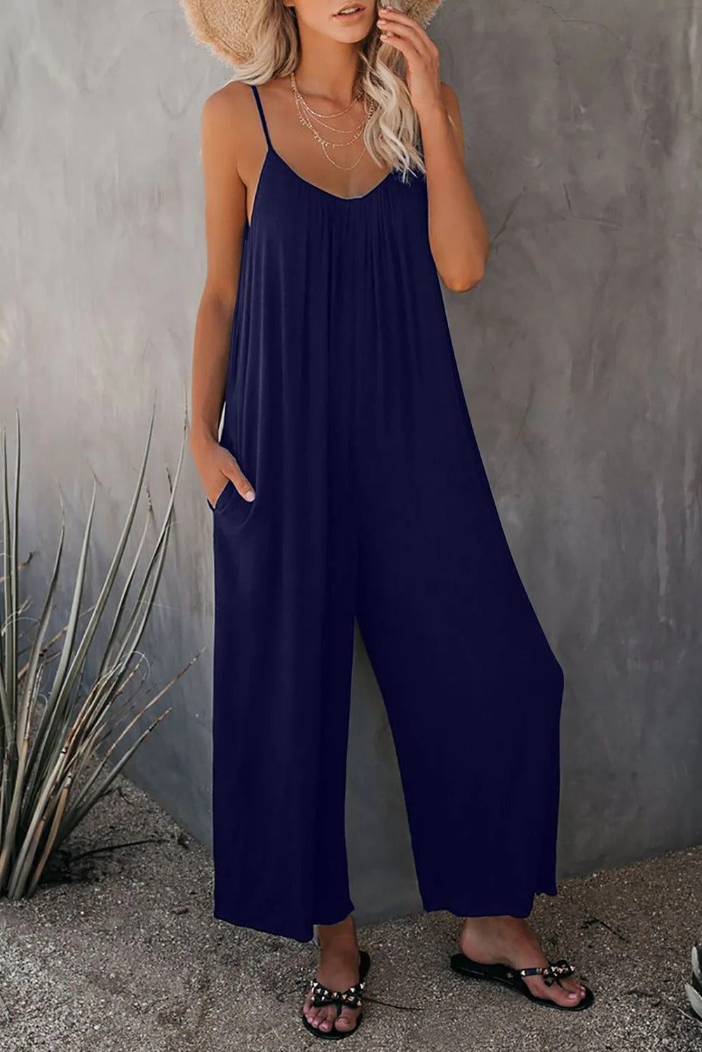 Damer med V-ringad Loose Fit Suspender Jumpsuit