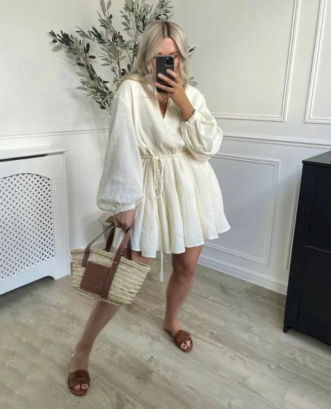 Kort ballongärmad klänning med bälte och knytband för kvinnor