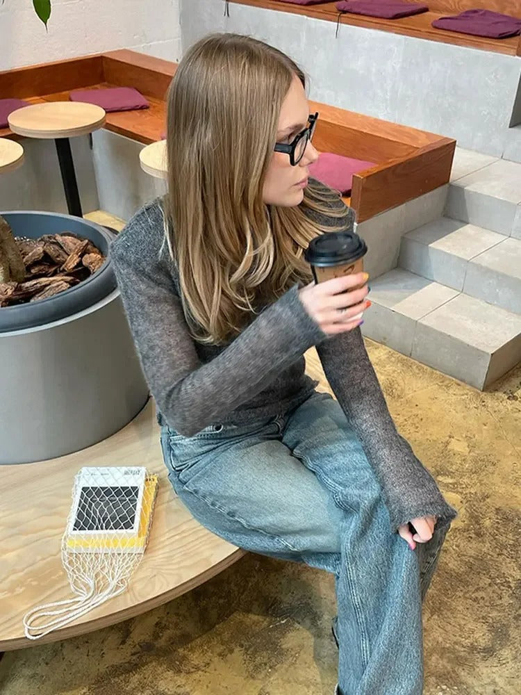 Tunn stickad tröja för kvinnor