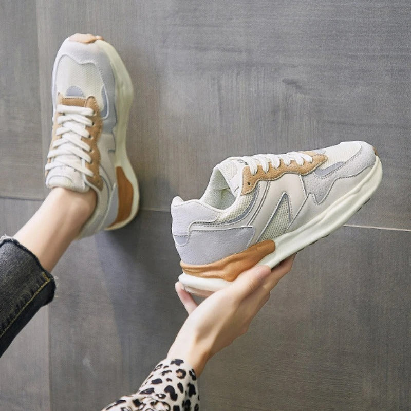 Avslappnade atletiska sneakers för kvinnor