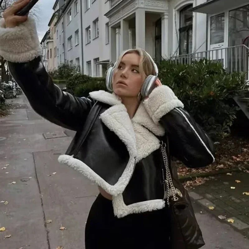 Skinnjacka med vändkrage för kvinnor