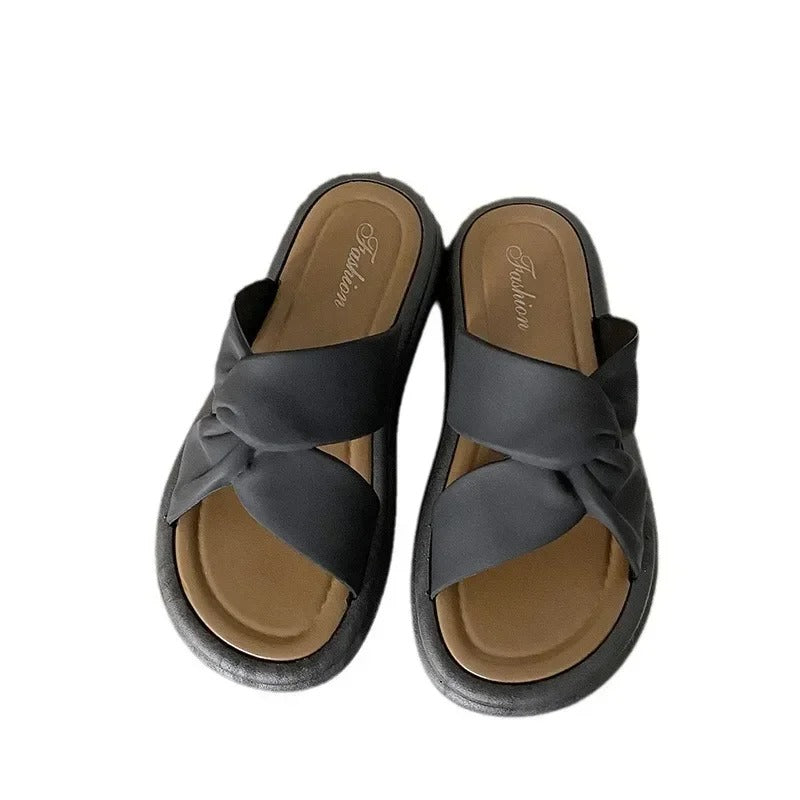 Damtofflor för sommarbruk inomhus