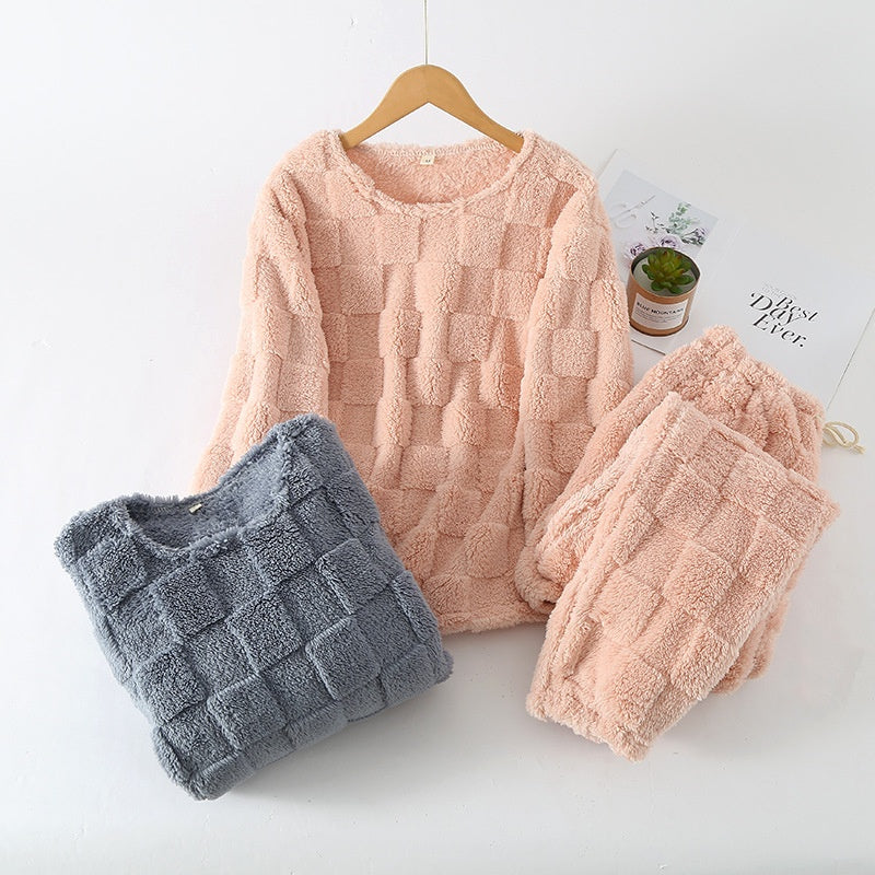 Vinterrutigt pyjamas-set för kvinnor