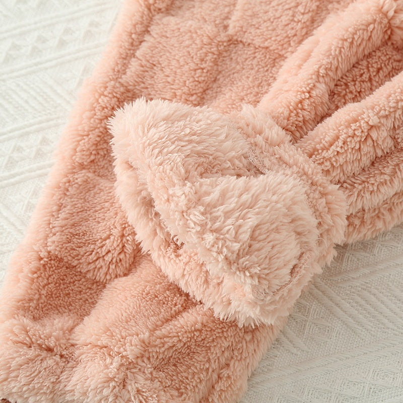 Vinterrutigt pyjamas-set för kvinnor