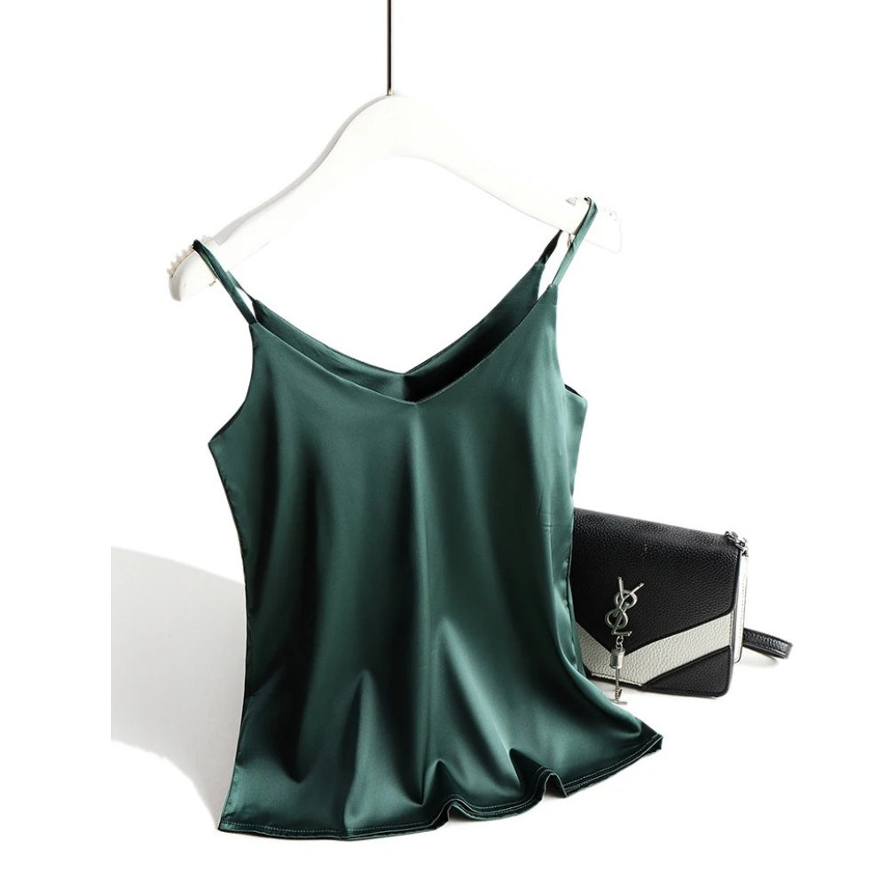 Spaghetti med grimma V-ringad dam