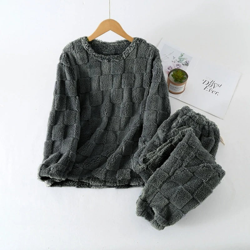 Vinterrutigt pyjamas-set för kvinnor