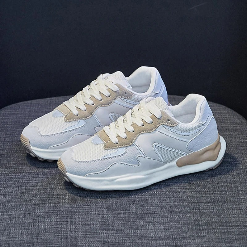 Avslappnade atletiska sneakers för kvinnor