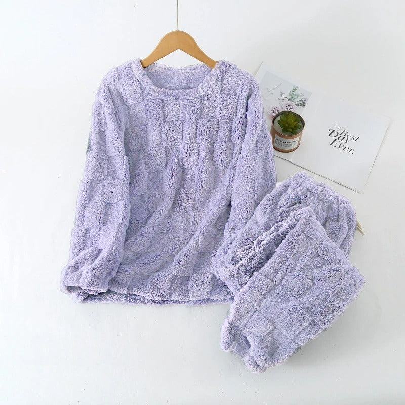 Vinterrutigt pyjamas-set för kvinnor