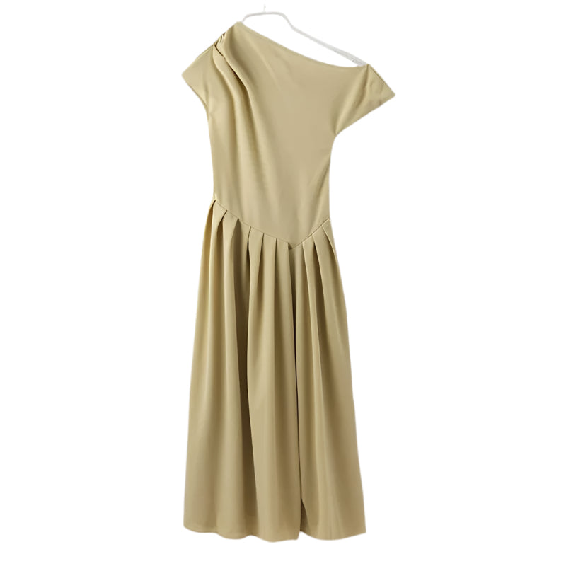 Fritidsklänning med diagonal krage för kvinnor