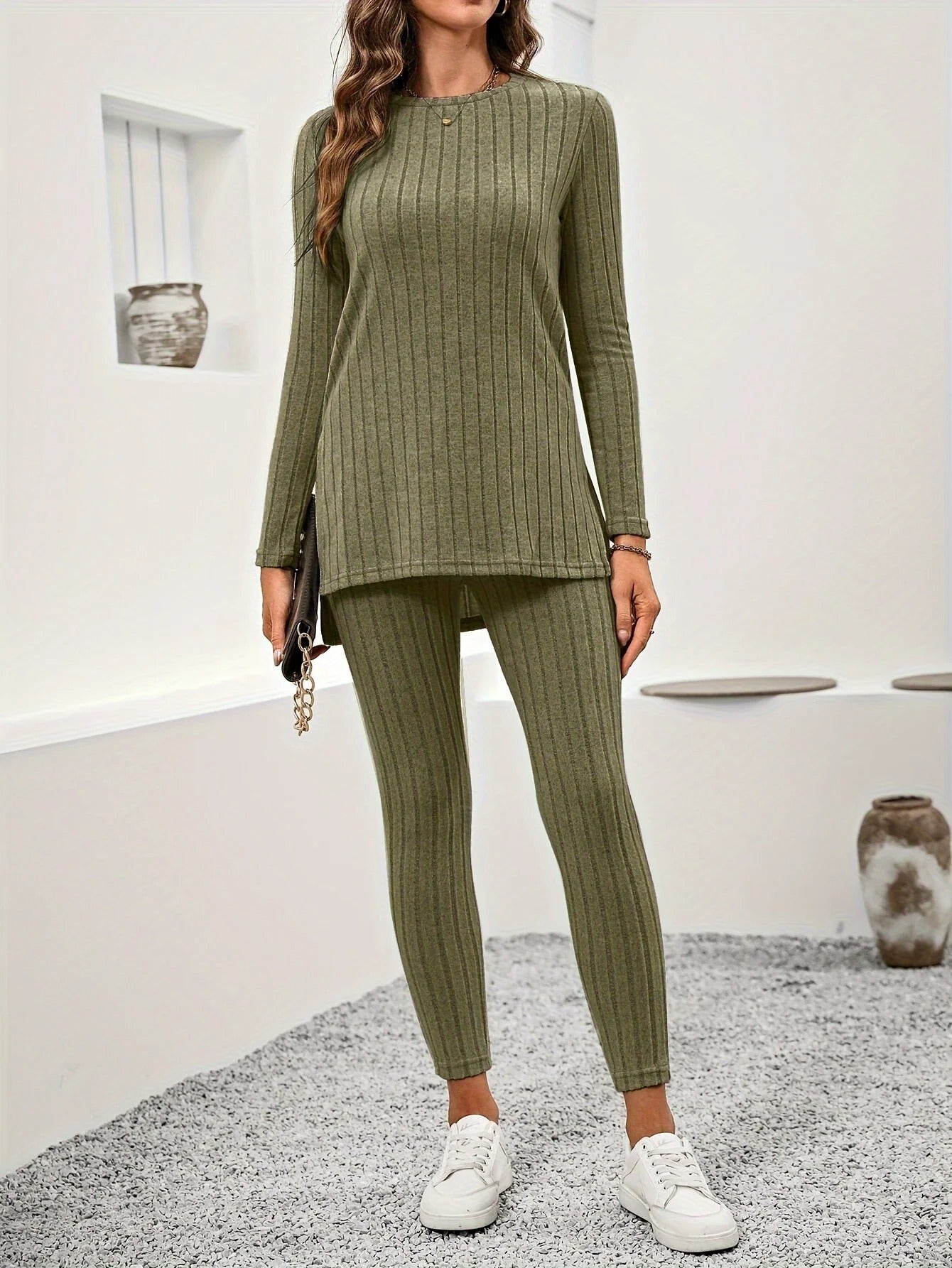 Stickat set med långärmad tröja och byxor för kvinnor