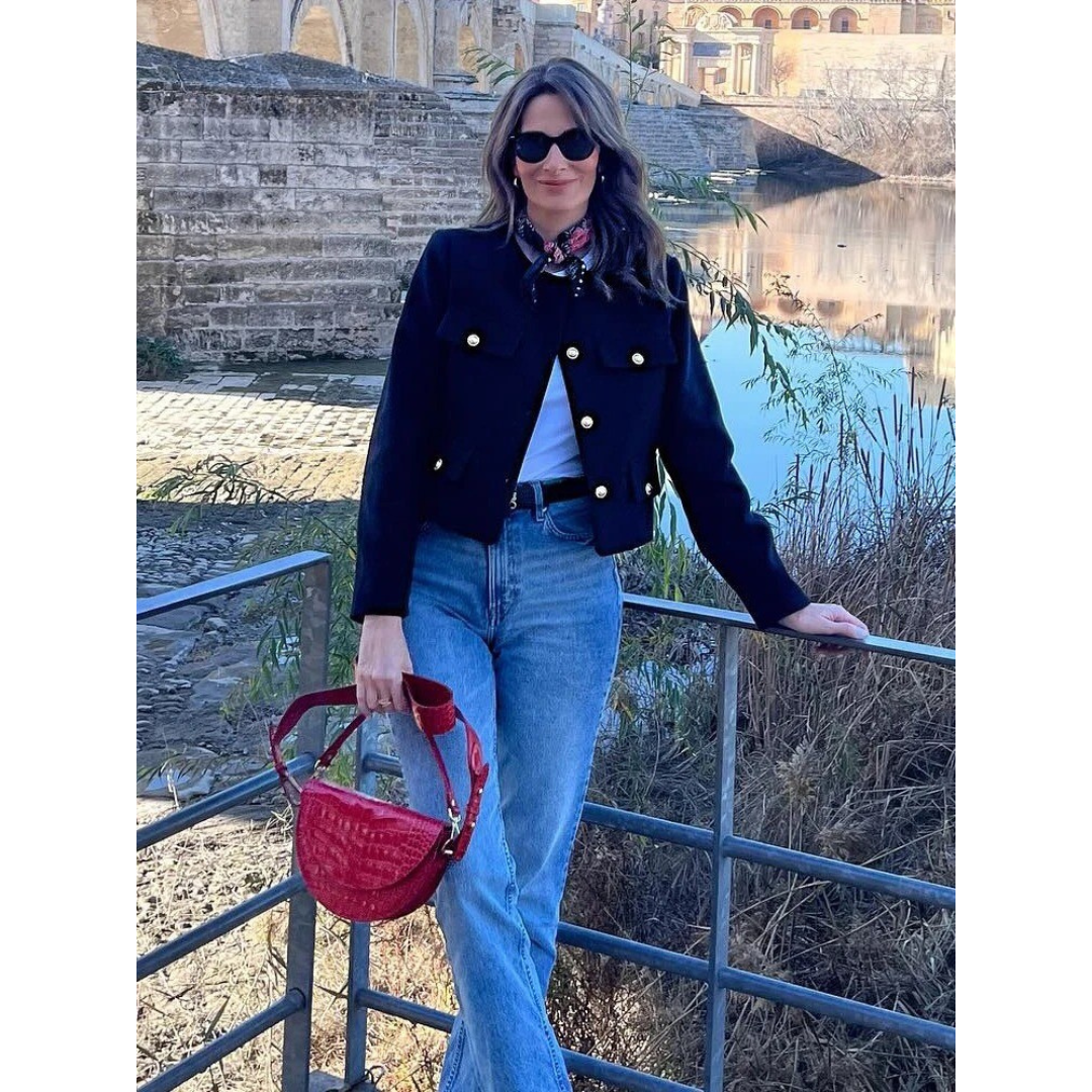 Rundhalsad lapeljacka för kvinnor