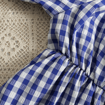 Klänning med fyrkantig krage för kvinnor