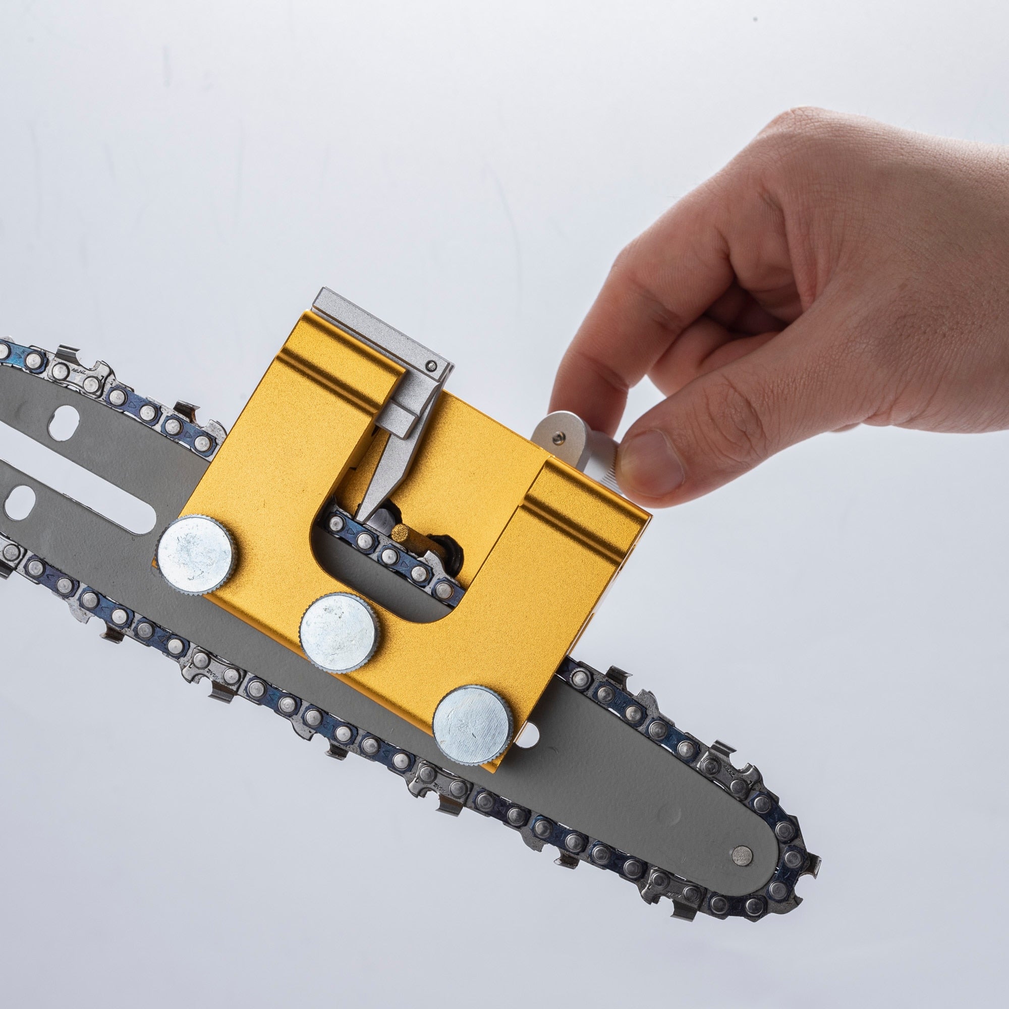 Bärbar verktyg för slipning av motorsågar