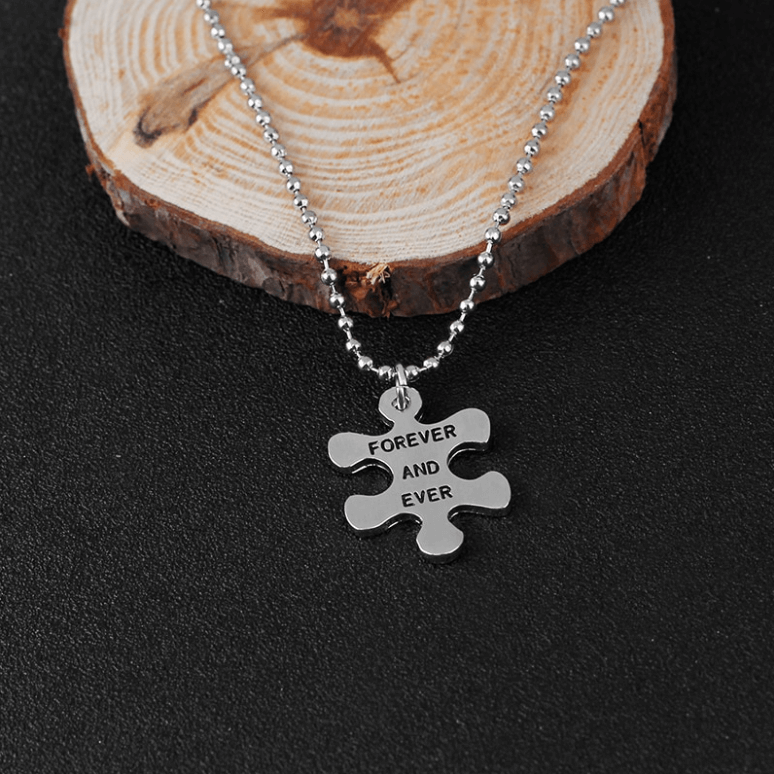 Kärleken mellan oss kommer att vara för evigt och alltid pussel halsband