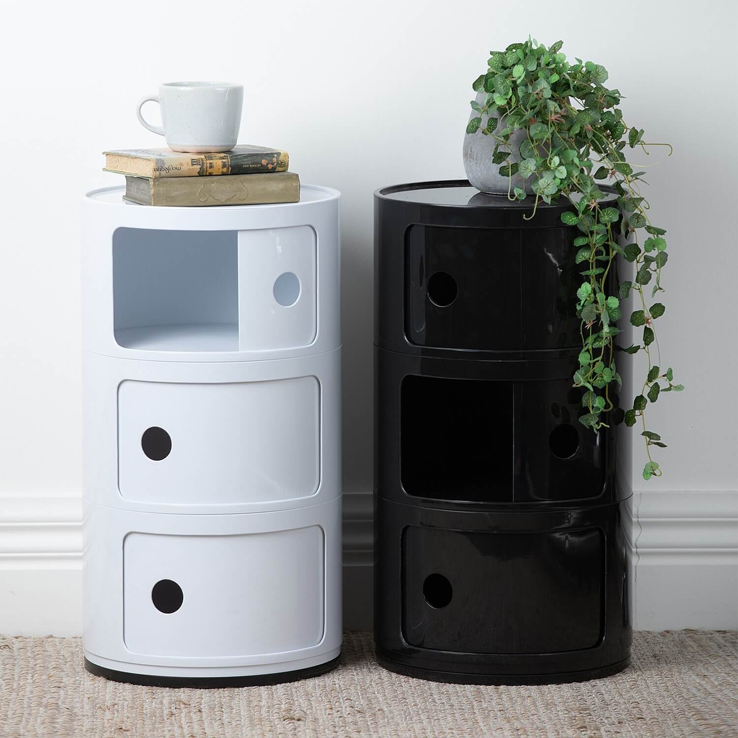 Cylindriskt modernt skåp med 3 nivåer