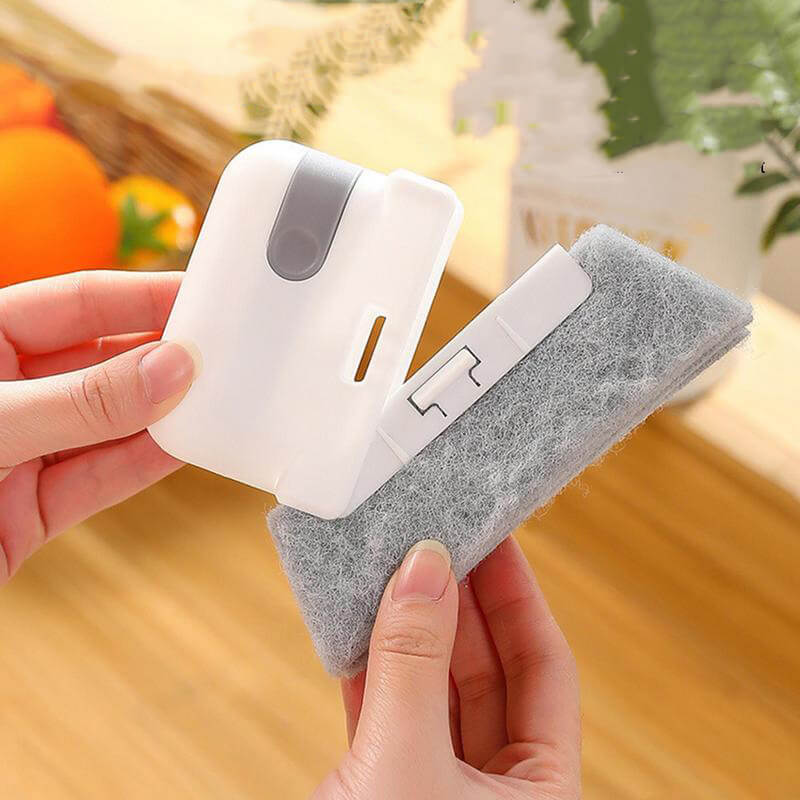 Borste för rengöring av fönsterspår